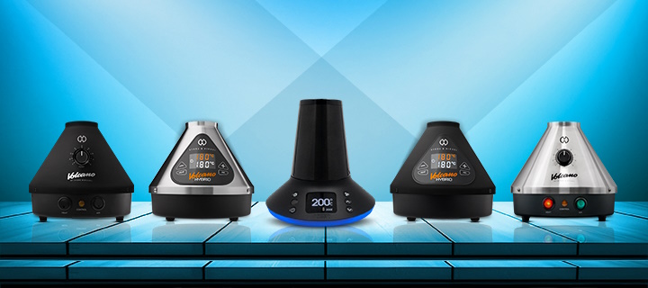 Übersicht der Volcano Hybrid, Classic und Plenty Vaporizer Modelle auf einem blauen Hintergrund.